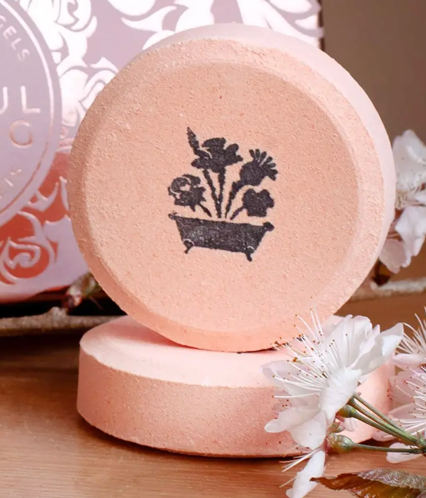 Noble Isle Bathing Treasure - Tea Rose